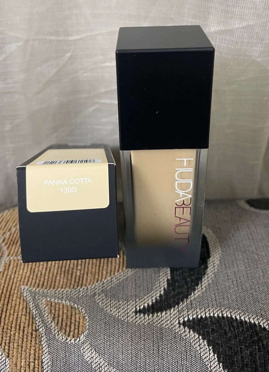 Huda Beauty Luminous Matte Foundation