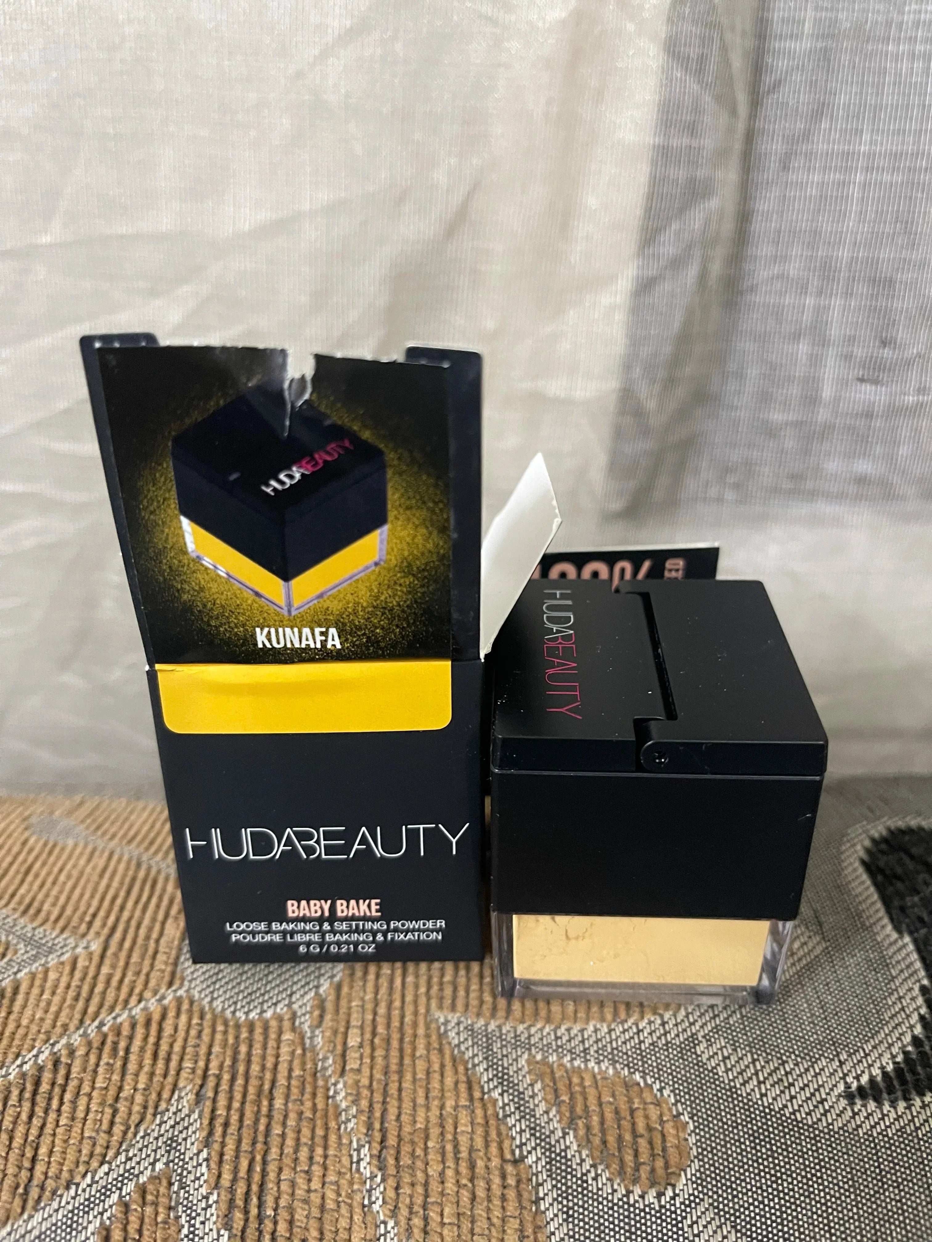 Huda Beauty Easy Bake Fragrance Free Loose Baking and Setting Powder Mini