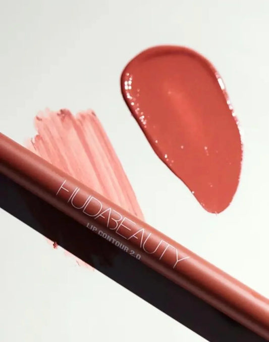 Huda Beauty Bombshell lip duo 
Lip Liner & Liquid Lipstick