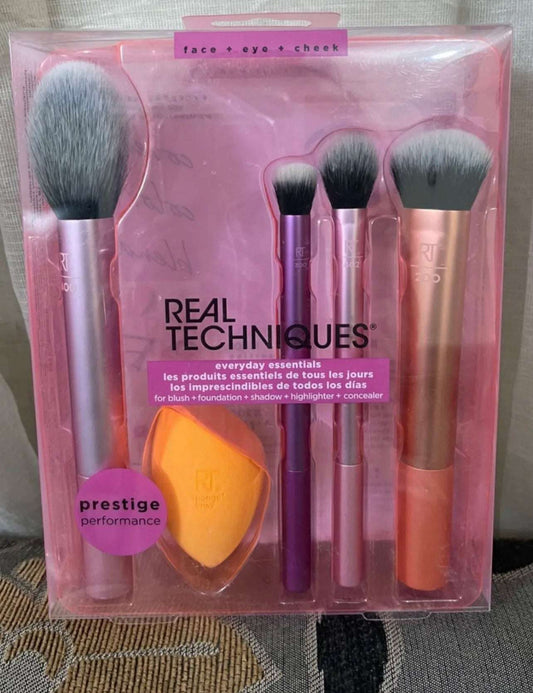 Real Techniques Essential Brush set