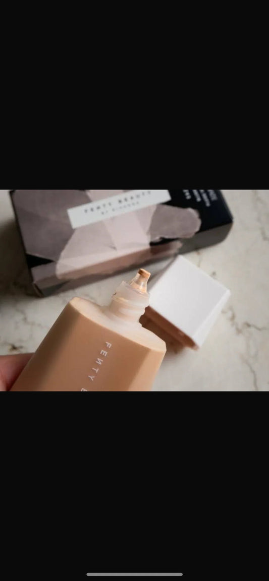 Fenty Beauty Eaze Drop Blurring Skin Tint Shade 4